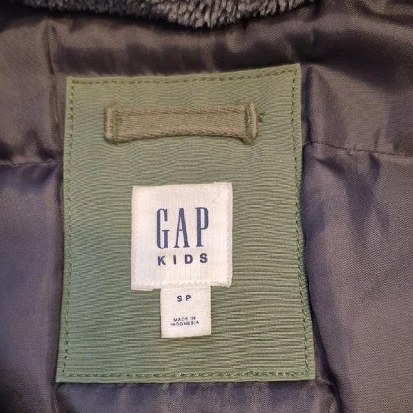 GAP Olive Parka with Faux Fur Trim - Picture 2 of 15